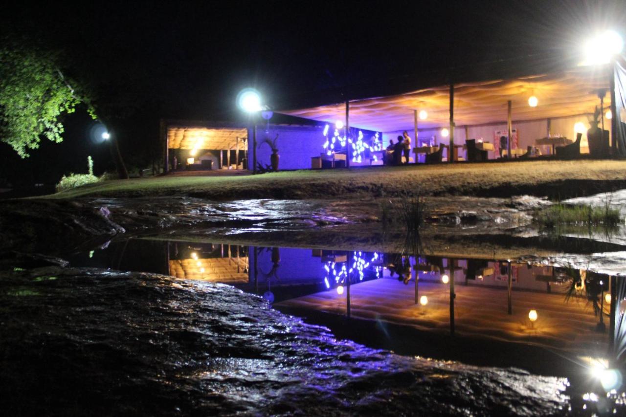 האזיביו Lions Rock Rapids - Luxury Tented Camp מראה חיצוני תמונה